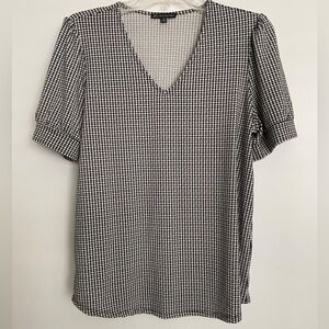 Adrianna Papell Black and White Checkered V-Neck Top